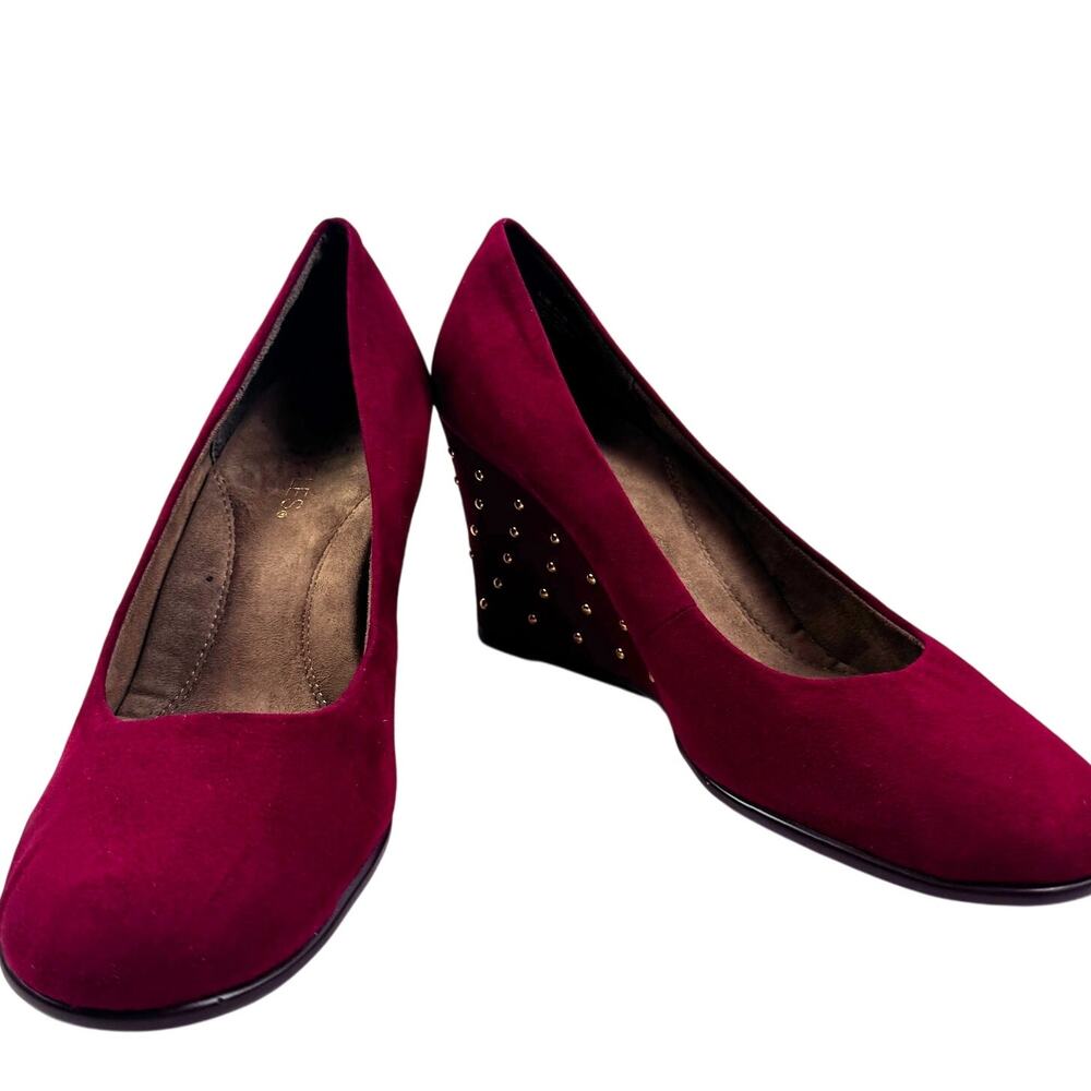 Aerosoles Faux Red Suede Wedge Classic Chic Stud Detail Pumps Women's Size 9.5